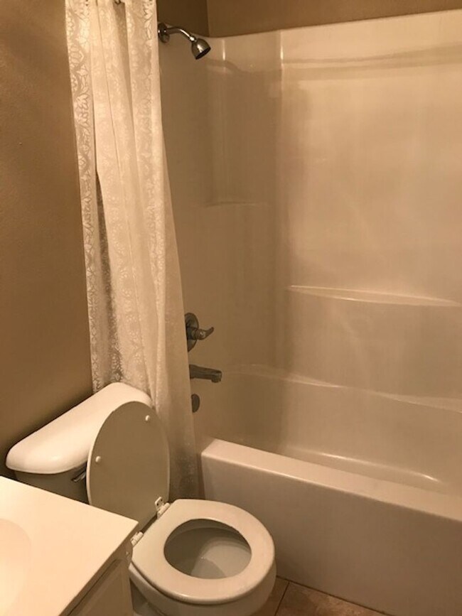 Building Photo - Maumelle Townhome