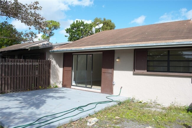 Building Photo - 11242 SW 116th Ln