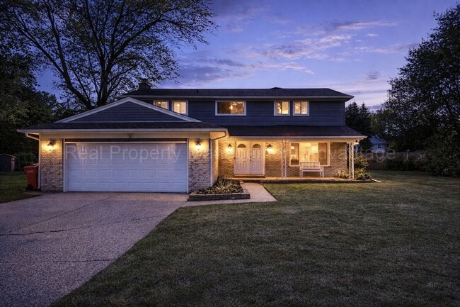 Building Photo - Spacious 4-Bedroom Minutes from Birmingham