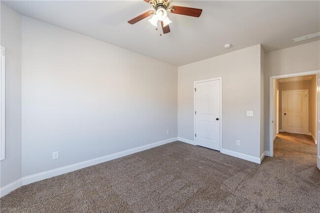 Building Photo - 11 Autumn Wood Dr