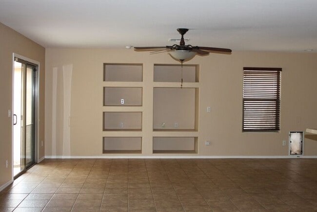 Building Photo - 3 bedroom-Village at San Tan Heights