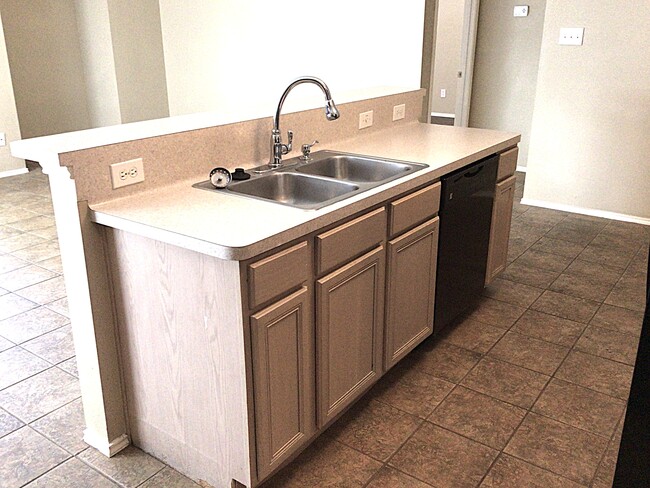 Building Photo - 15639 Barber Grove Ln