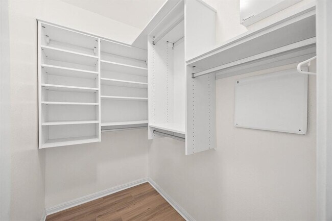 Building Photo - 1612 Catalan Rd