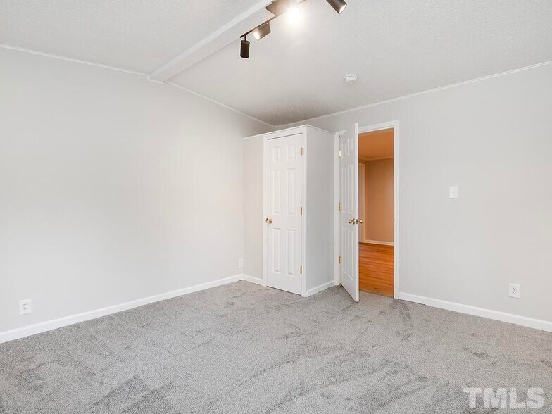 Building Photo - 234 Hatch St