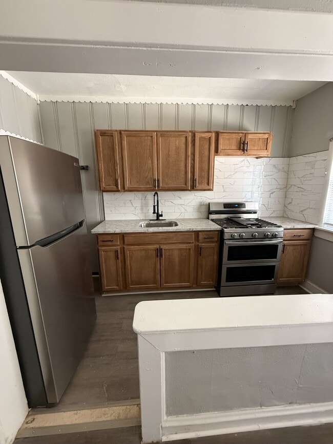 Building Photo - 5623 Ridgewood St