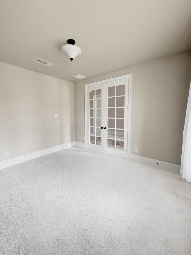 Building Photo - 10115 Cypress Path