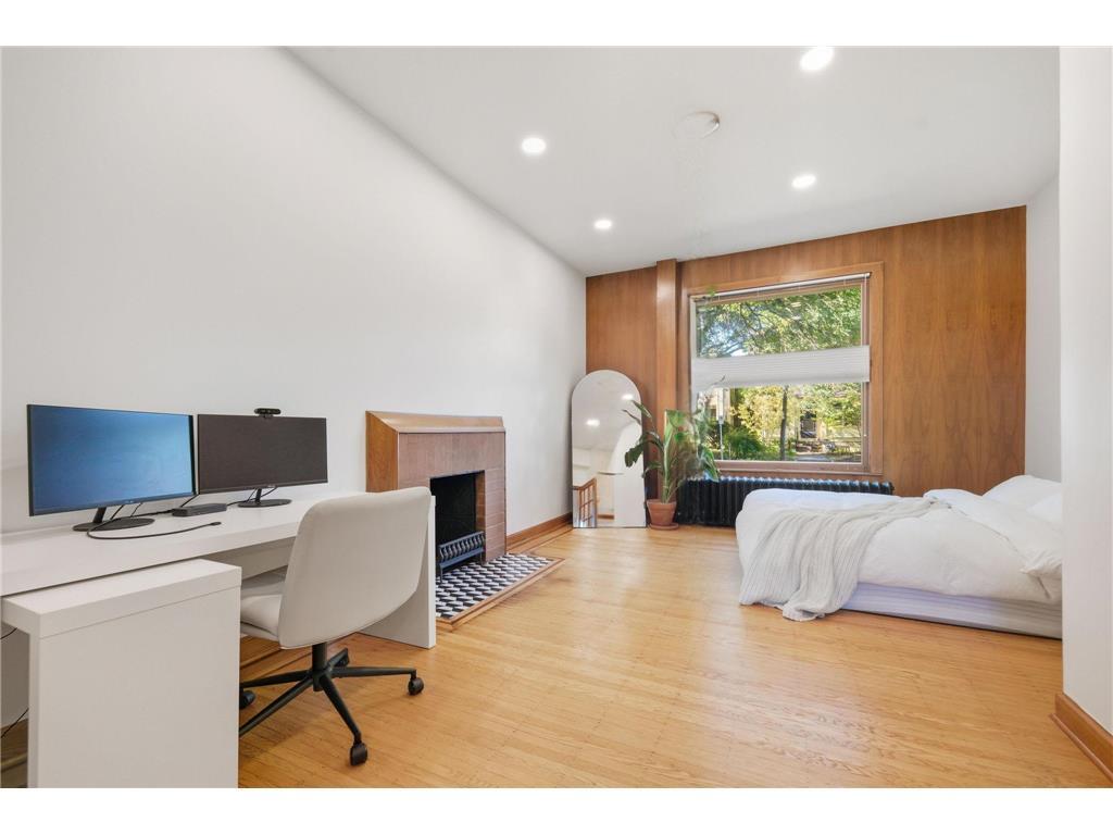 Building Photo - 2701 DuPont Ave S