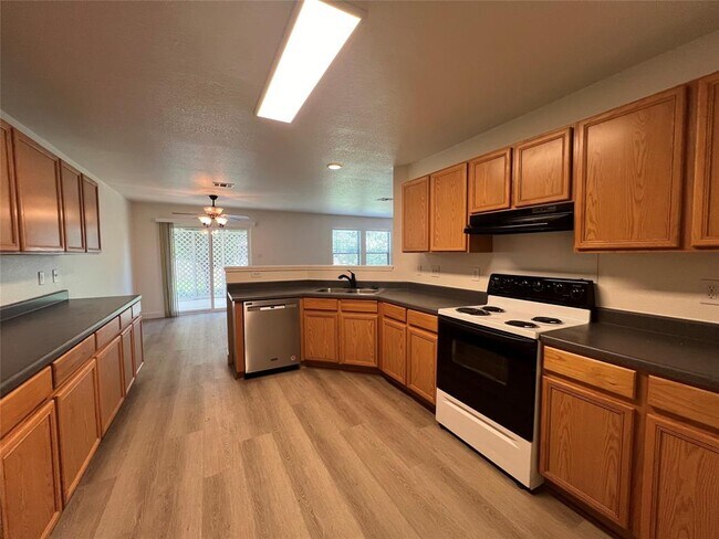 Building Photo - 821 New Bridge Dr