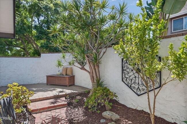 Building Photo - 6169 Arabian Pl