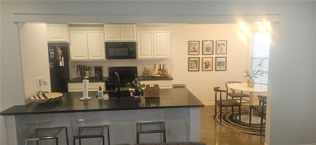 Building Photo - 1290 N Sang Ave