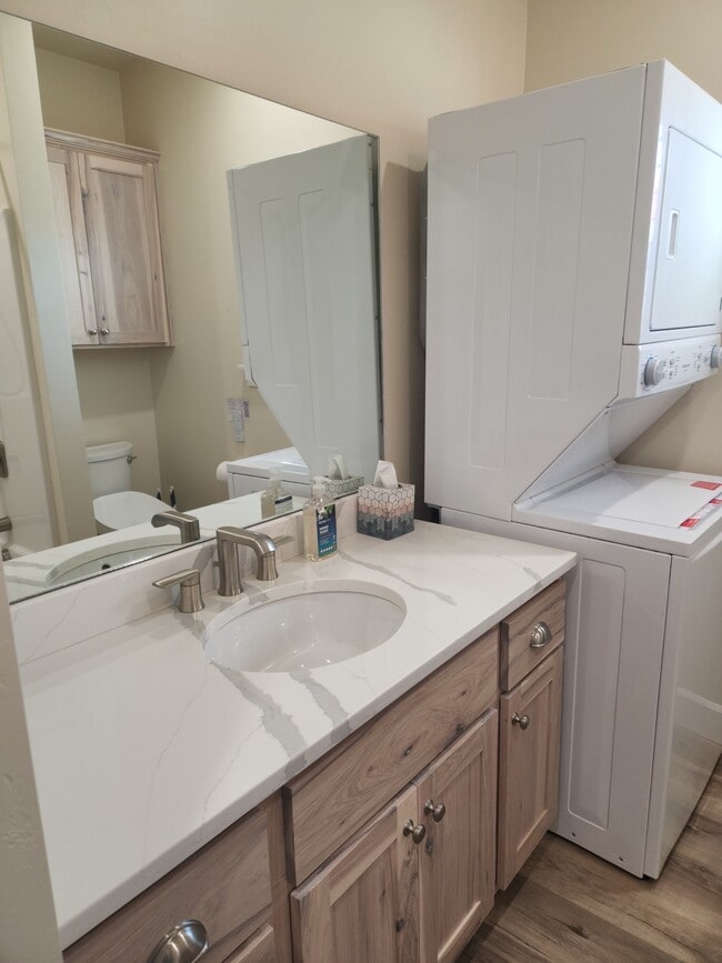 Building Photo - 228 Trails End