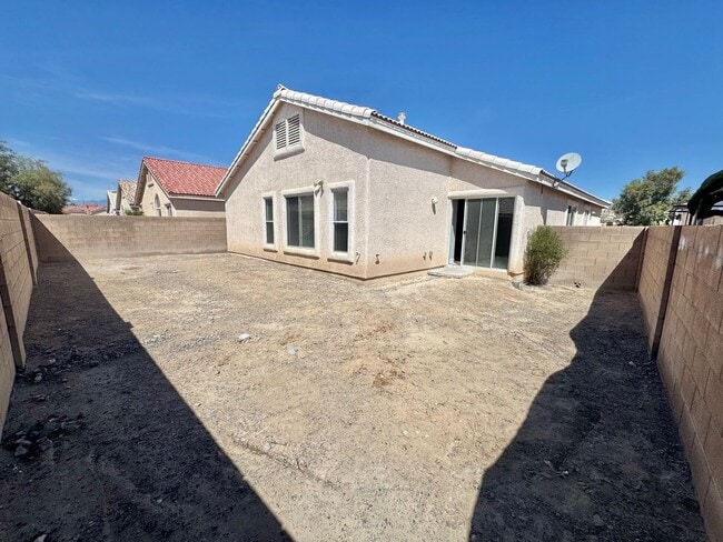 Building Photo - Stunning 4 bedroom home offering comfort and space in North Las Vegas