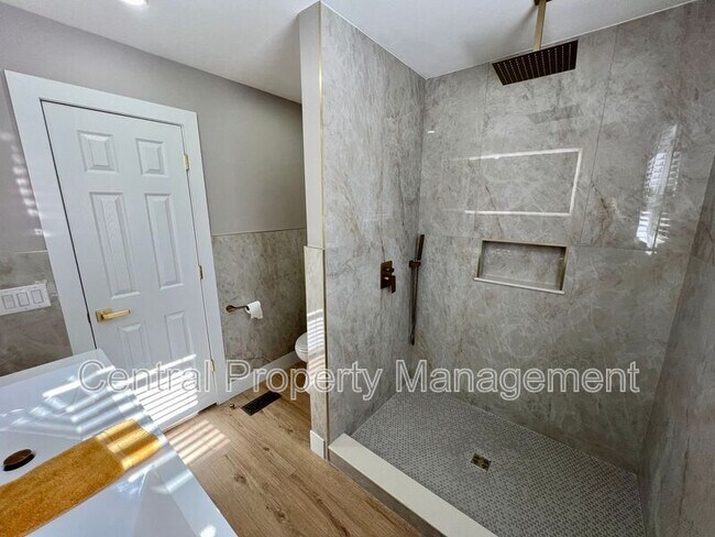 Building Photo - 204 State Rd S-23-293