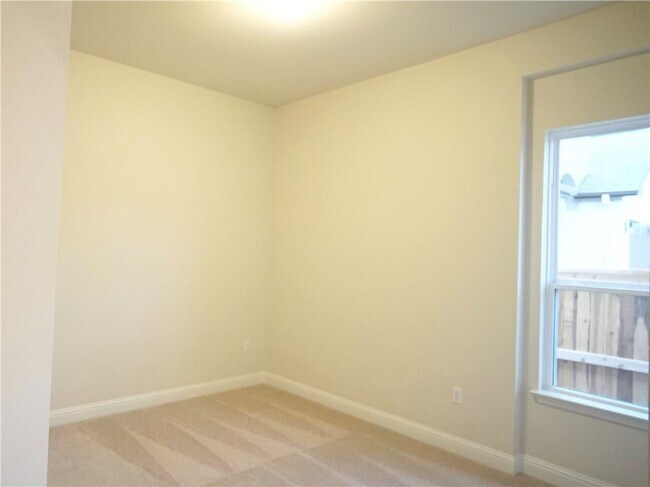 Building Photo - 14928 Iveans Way