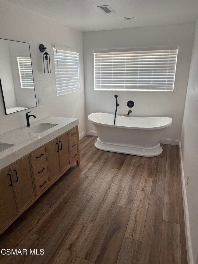 Building Photo - 400 N Steckel Dr