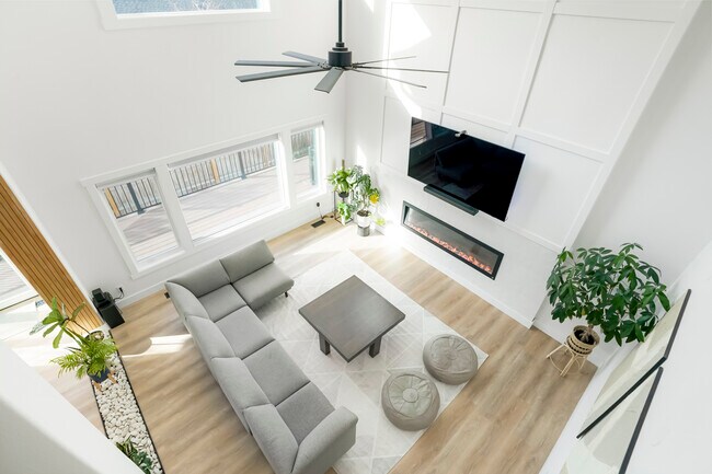 Building Photo - Robb Way