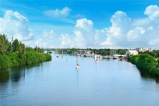 Building Photo - 5601 Jimmy Buffett Mem Hwy