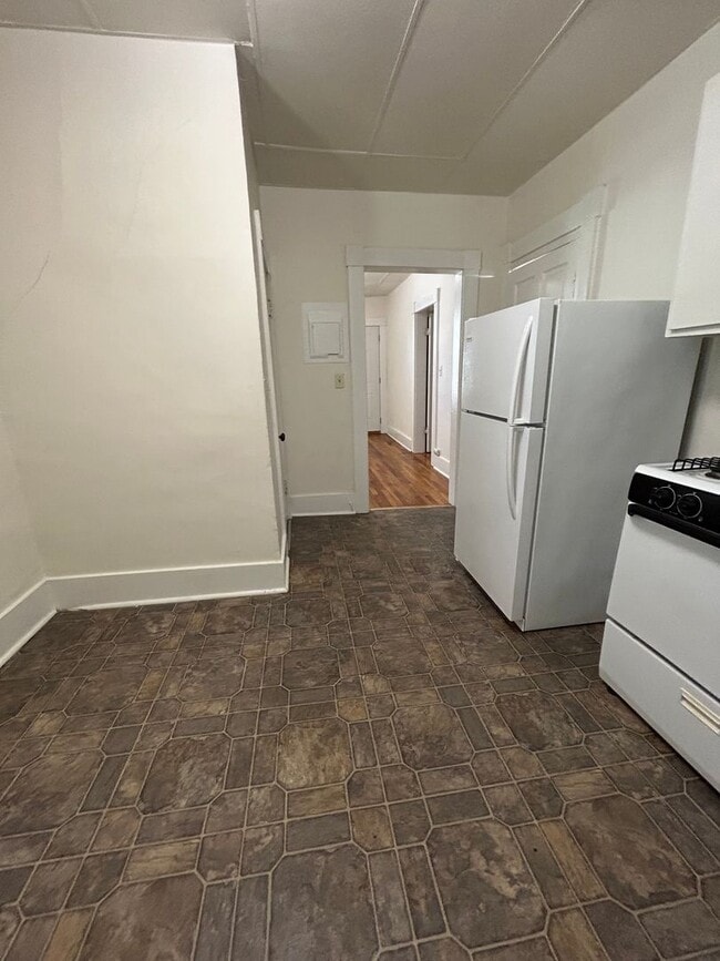 Building Photo - One Bedroom Apartment on Northside