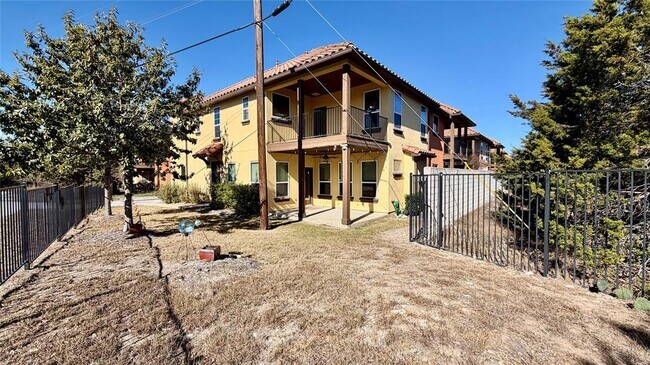 Building Photo - 12300 Terraza Cir