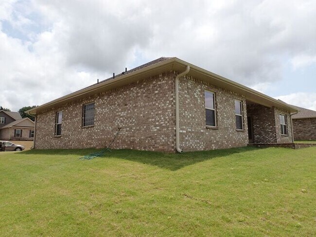 Building Photo - Available in June in amazing location