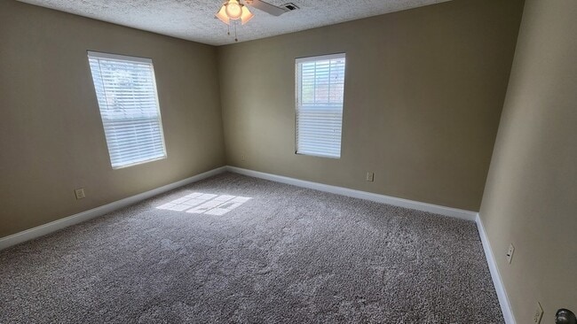 Building Photo - 2702 N Railroad St