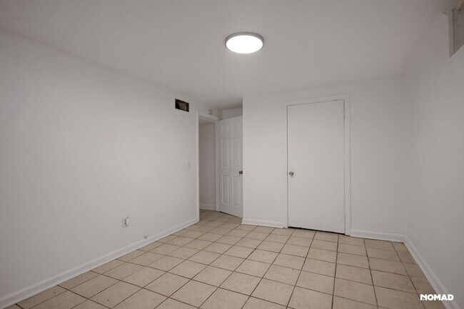 Building Photo - Charming 2BR Duplex in Jackson