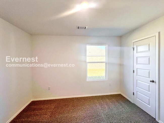 Building Photo - 1511 Ridgefield Cir