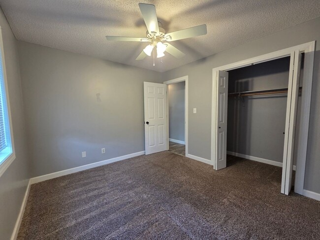 Building Photo - Gorgeous Corner lot Home for Rent!