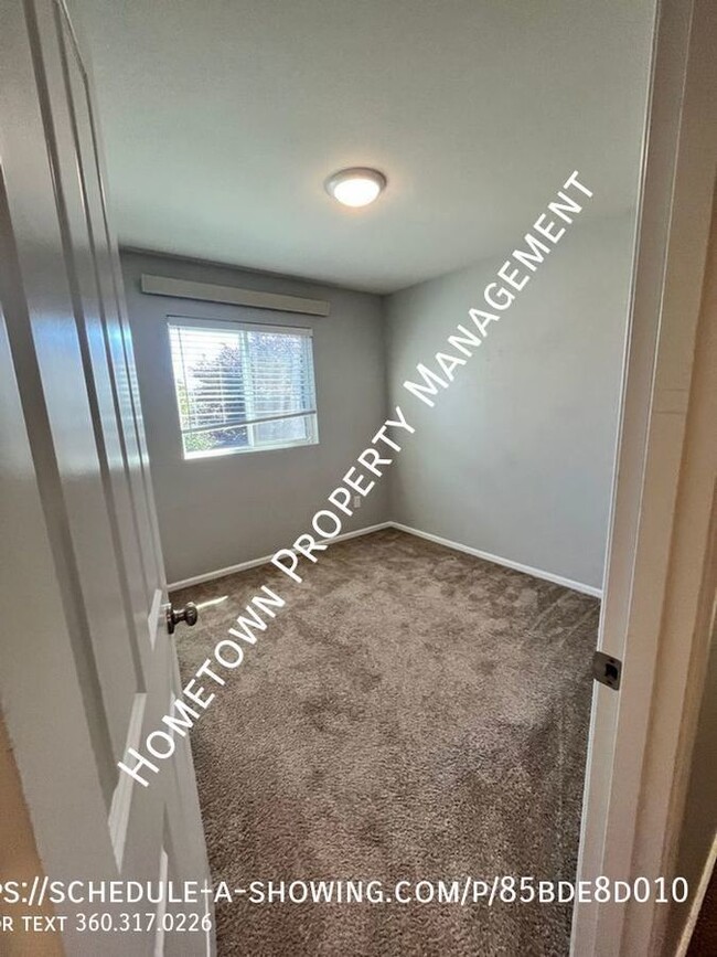 Building Photo - Summerwalk in Lacey - Available NOW!