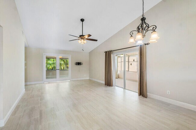 Building Photo - 188 Moccasin Trail N