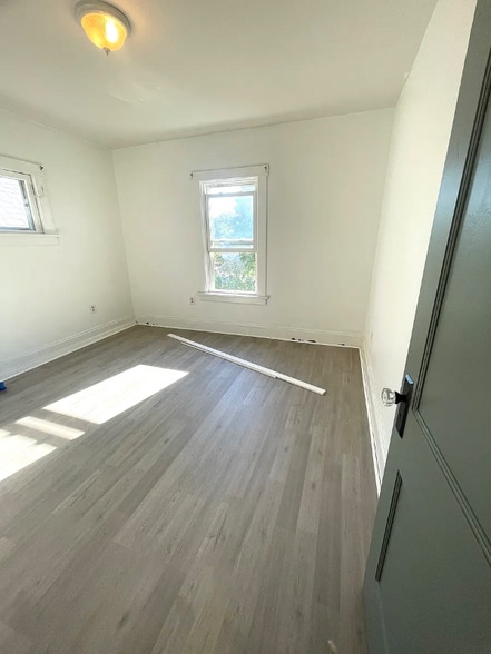 Building Photo - 2053 Robin St