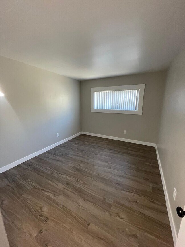 Building Photo - 1616 Cherry Ln