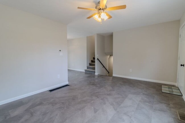 Building Photo - Bright & Updated 4-Bedroom Home Close to Everything