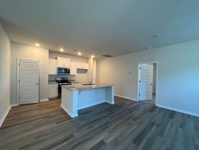 Building Photo - 149 Holloway Hill