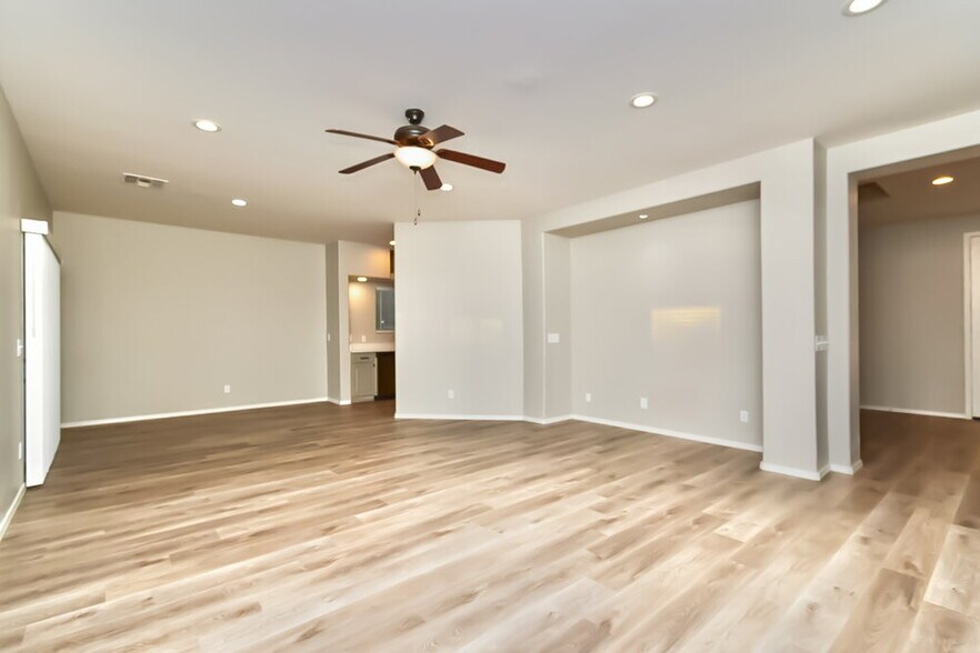 Building Photo - 6968 S Martlet Dr