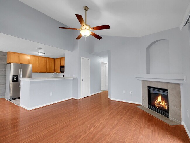 Building Photo - $2,050.00, Gorgeous 2-bed, 2-bath condo lo...