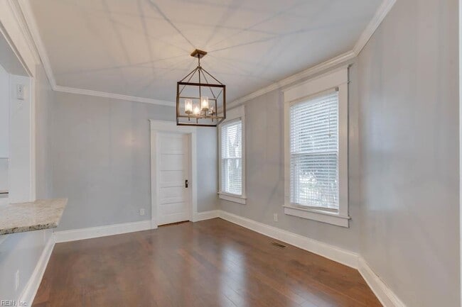 Building Photo - 615 W 34th St