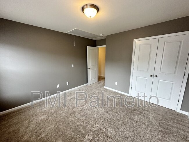 Building Photo - 933 Centennial Dr