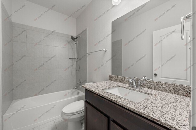 Building Photo - 725 Gingham Trl