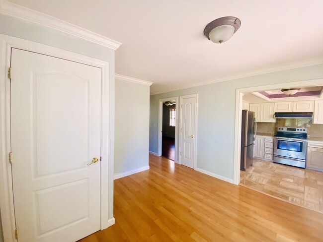 Building Photo - 14002 Hemlock Dr
