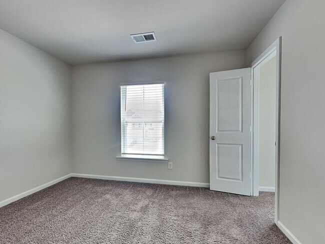 Building Photo - Apply Today! Burnside Farms!! Near USC, I-77