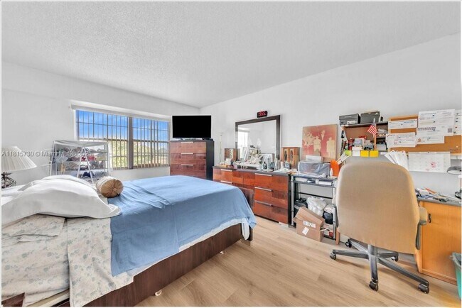 Building Photo - 500 SW 130th Terrace