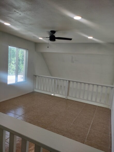 Loft - 1342 W Emerald Ave