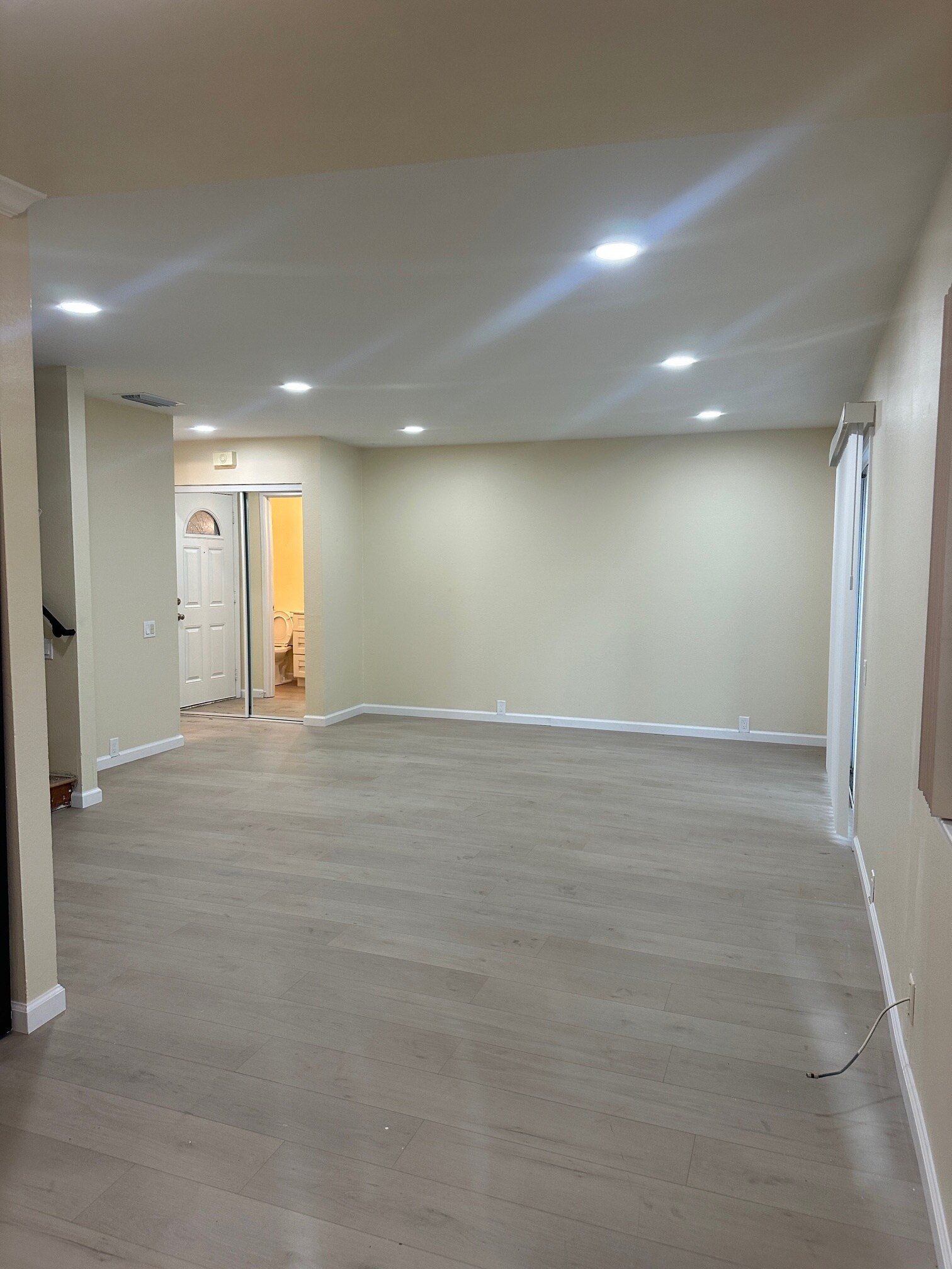 Building Photo - 1341 Drake Dr