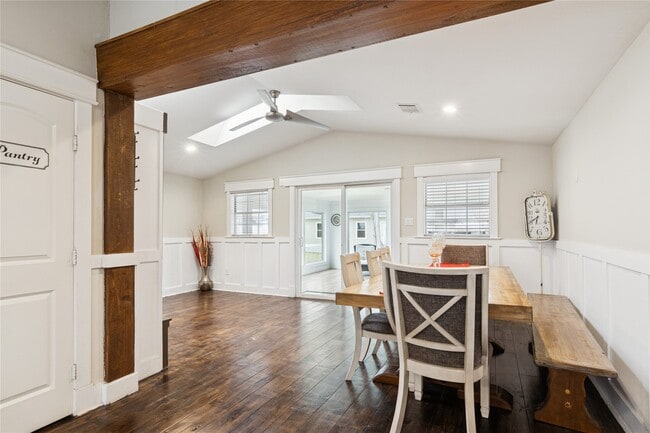 Building Photo - 1910 East Ave