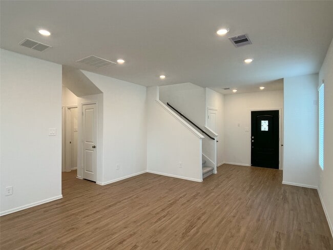 Building Photo - 24019 Steep Climb Dr