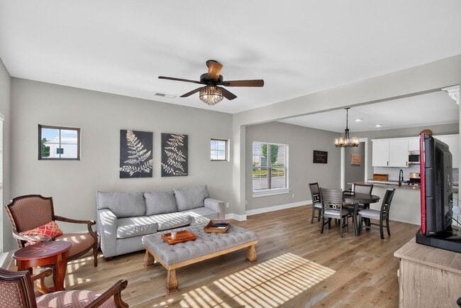 Building Photo - 1525 White Tip Ln