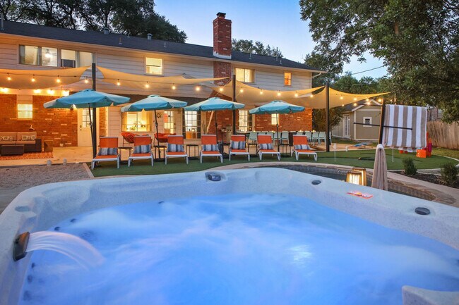 Building Photo - 5410 King Richard St