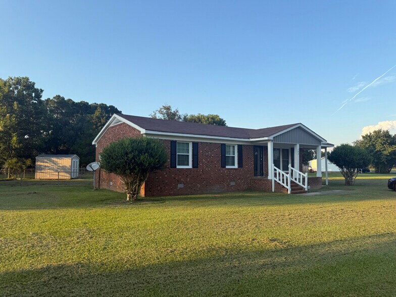 Primary Photo - 103 Rose Dr