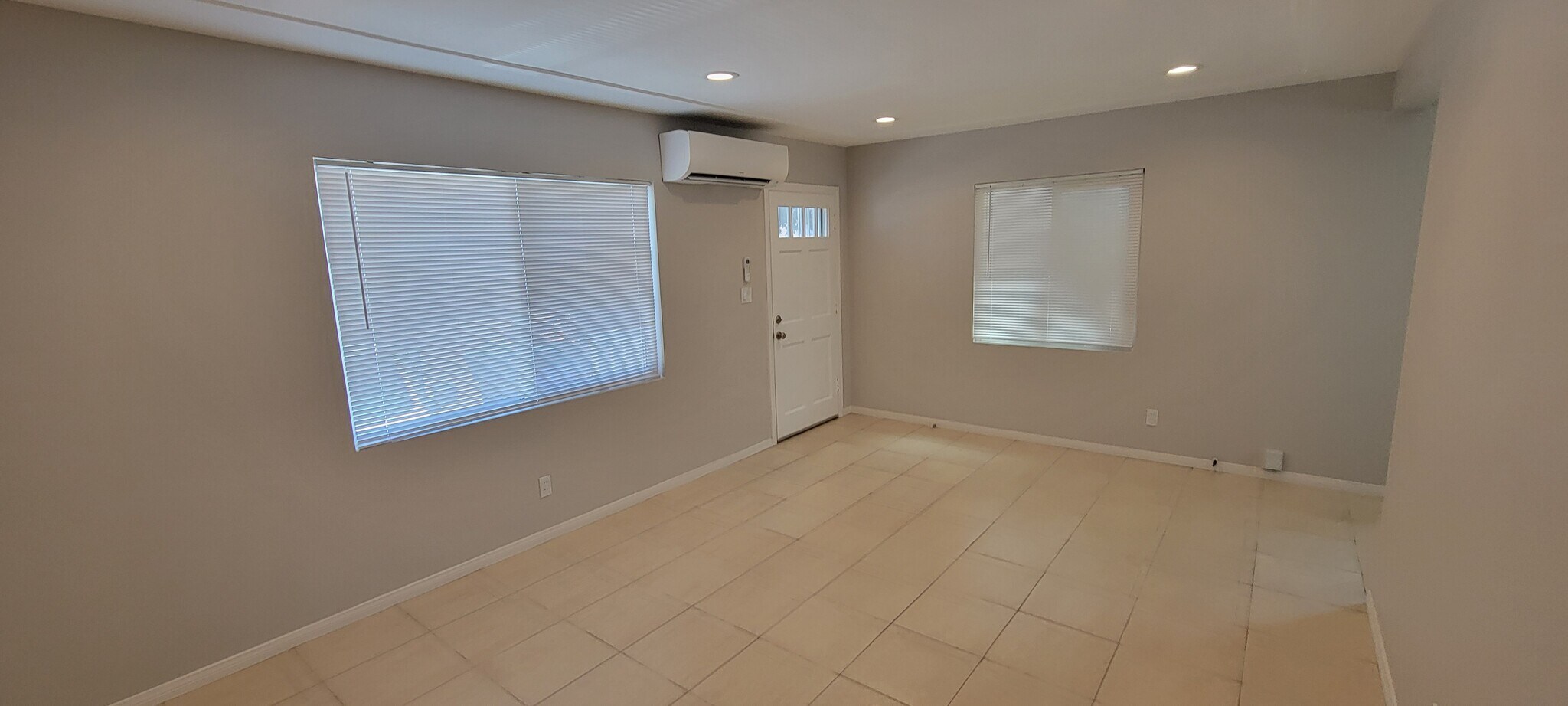Livingroom - 9101 Valencia St